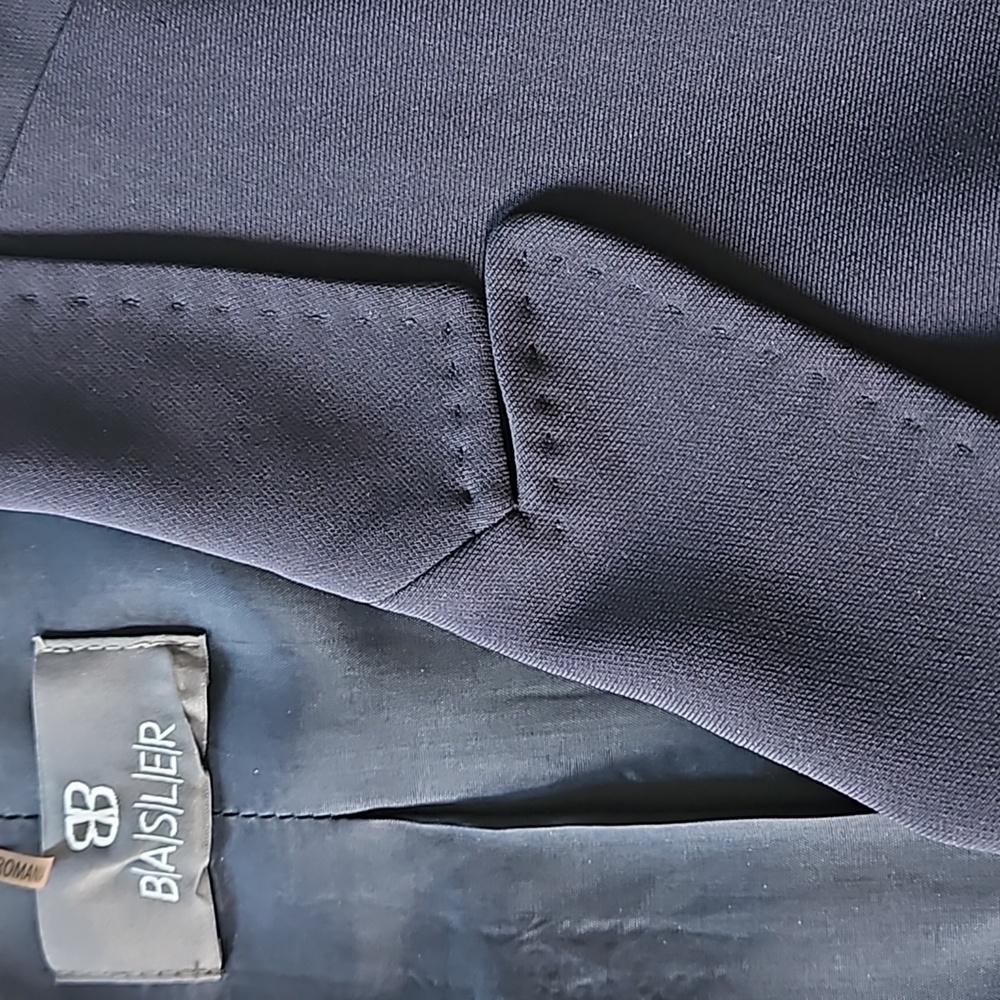 Basler Size 16 Navy Three-Button Lined Blazer. - image 3